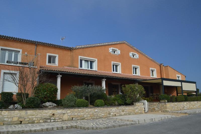 Hotel Le Saint-Genies Uzes Exterior photo